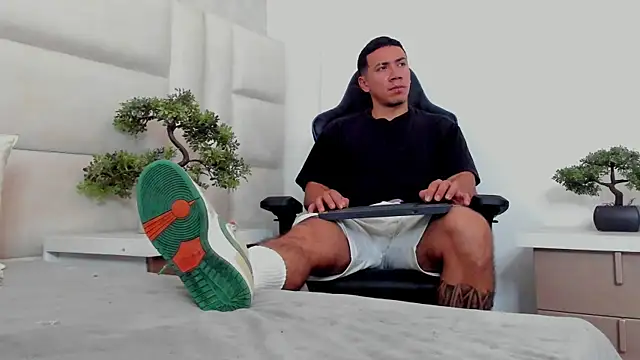 marc ginale online show from November 9, 5:33 pm