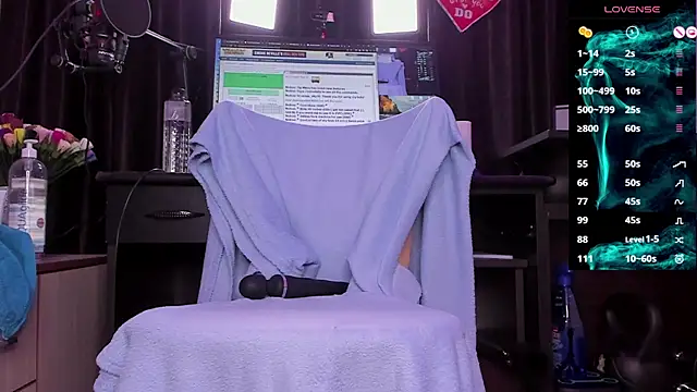 Snapshot of Raissa_sky26 chatting on December 30, 2:31 am Raissa sky26 online show from December 30, 2:31 am