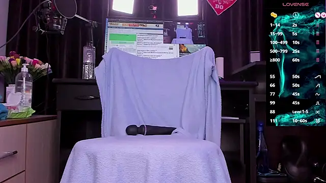 Snapshot of Raissa_sky26 chatting on January 6, 2:37 am Raissa sky26 online show from January 6, 2:37 am