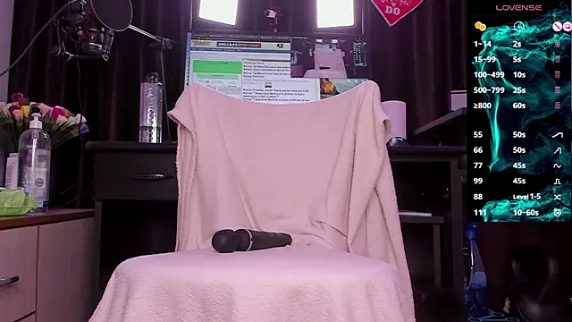 Snapshot of Raissa_sky26 chatting on January 10, 2:35 am Raissa sky26 online show from January 10, 2:35 am