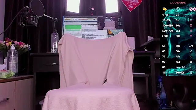 Snapshot of Raissa_sky26 chatting on January 13, 2:39 am Raissa sky26 online show from January 13, 2:39 am