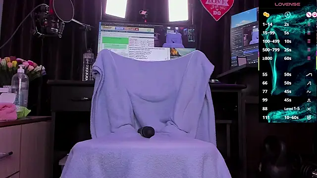 Snapshot of Raissa_sky26 chatting on February 27, 3:36 am Raissa sky26 online show from February 27, 3:36 am