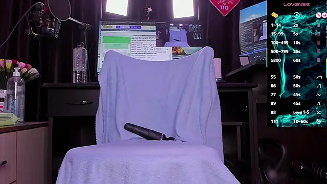 Snapshot of Raissa_sky26 chatting on March 4, 3:33 am Raissa sky26 online show from March 4, 3:33 am