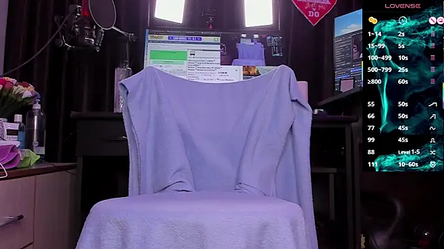 Snapshot of Raissa_sky26 chatting on March 7, 3:40 am Raissa sky26 online show from March 7, 3:40 am