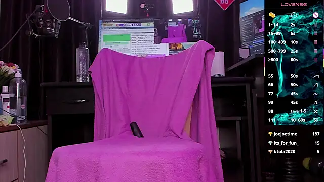 Snapshot of Raissa_sky26 chatting on March 17, 7:02 am Raissa sky26 online show from March 17, 7:02 am