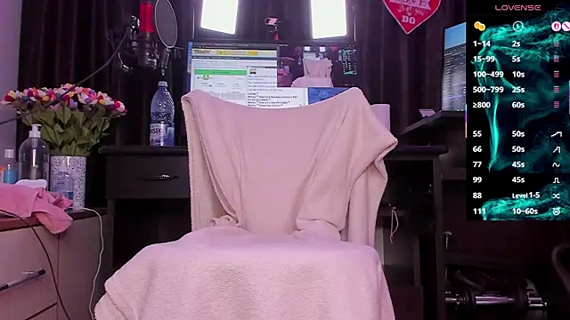 Snapshot of Raissa_sky26 chatting on December 5, 3:37 am Raissa sky26 online show from December 5, 3:37 am