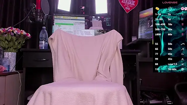 Snapshot of Raissa_sky26 chatting on December 15, 3:44 am Raissa sky26 online show from December 15, 3:44 am