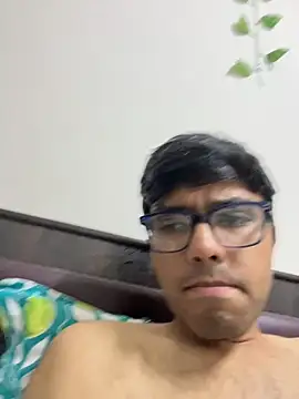 Snapshot of BoyzaraHatke chatting on April 6, 8:43 pm BoyzaraHatke online show from April 6, 8:43 pm