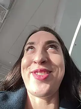 Holly Play online show from December 13, 9:24 am