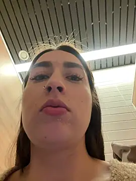 Holly Play online show from December 30, 12:31 pm