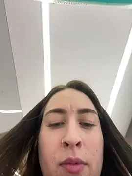 Holly Play online show from December 30, 3:35 pm