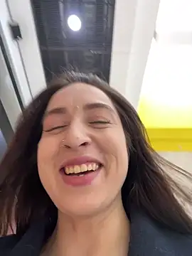 Holly Play online show from March 14, 9:24 am