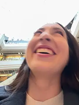 Holly Play online show from March 21, 12:06 pm