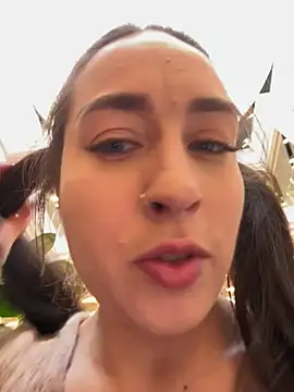 Holly Play online show from March 22, 3:09 pm