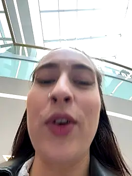 Holly Play online show from September 16, 9:10 am