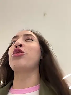 Holly Play online show from September 25, 7:12 am