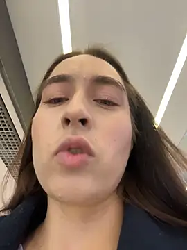 Holly Play online show from December 3, 11:08 am