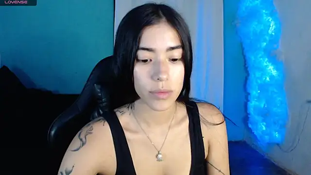 LESLIEBLACK  online show from April 2, 1:47 am