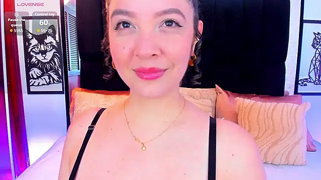 Isabella Flores online show from February 19, 11:45 pm