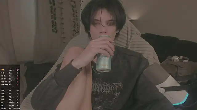 Snapshot of Wampeyes chatting on October 3, 1:41 pm Wampeyes online show from October 3, 1:41 pm