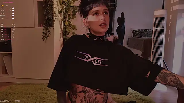 MichaellaMoon online show from September 9, 12:15 pm