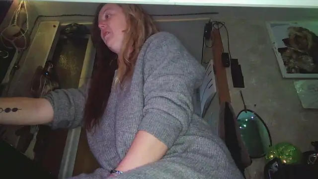 Lyrann89 online show from December 1, 1:43 am