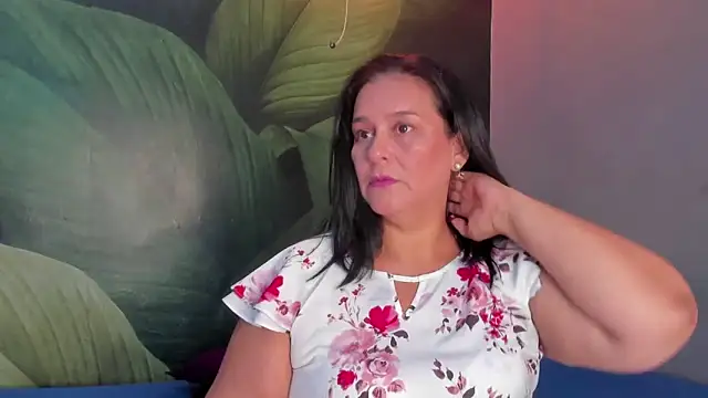 Sharllot bbw online show from December 30, 7:32 pm