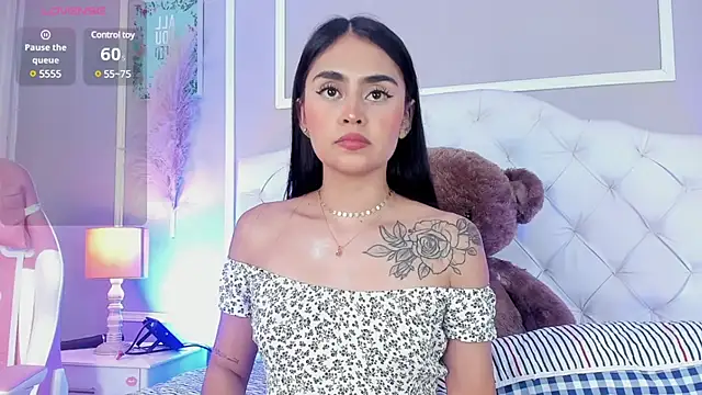 serena jeyms online show from December 3, 7:44 pm