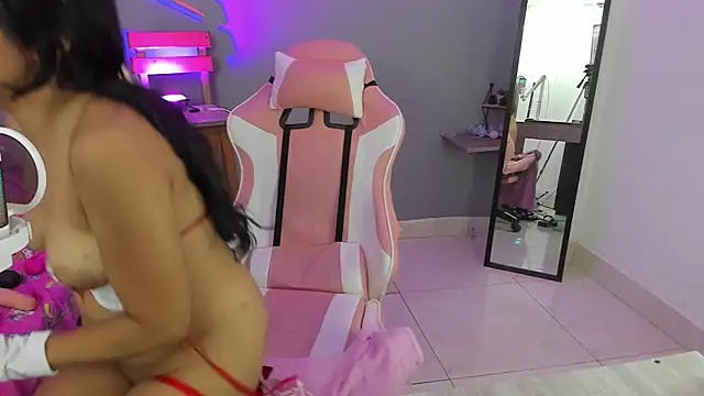 nicol jone1 online show from January 31, 10:42 am