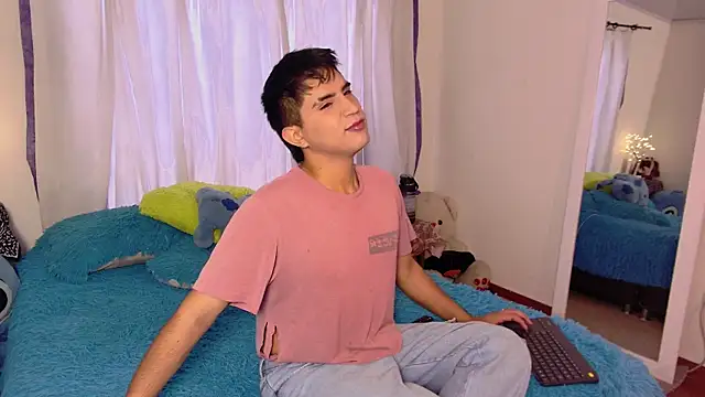 Snapshot of Chris_Maddox chatting on October 18, 6:19 pm Chris Maddox online show from October 18, 6:19 pm