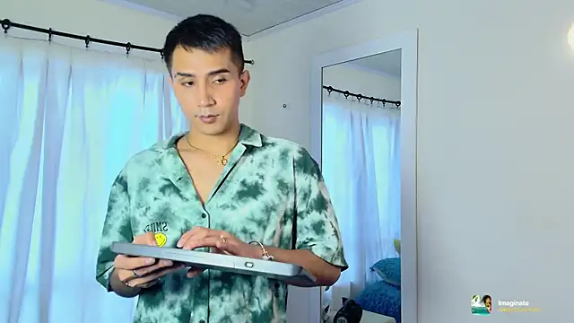 Snapshot of Chris_Maddox chatting on November 6, 6:42 pm Chris Maddox online show from November 6, 6:42 pm