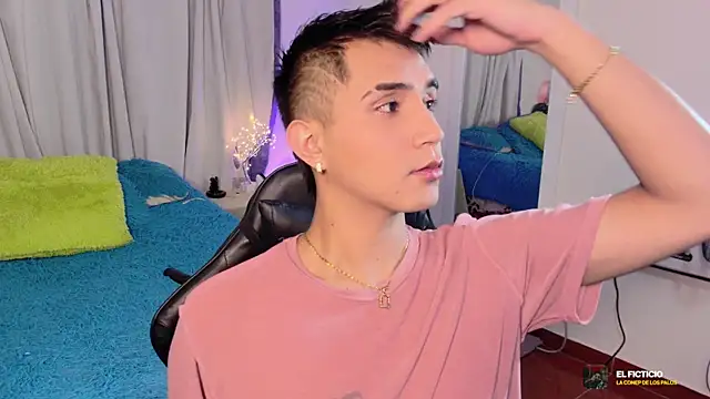 Snapshot of Chris_Maddox chatting on December 1, 10:48 pm Chris Maddox online show from December 1, 10:48 pm