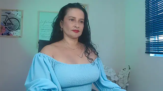 Snapshot of lucy_diiaz chatting on March 13, 3:28 pm lucy diiaz online show from March 13, 3:28 pm