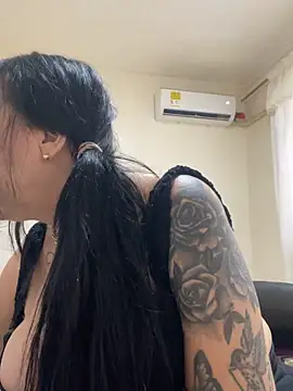 Snapshot of eva_sexx69 chatting on October 6, 12:02 pm eva sexx69 online show from October 6, 12:02 pm