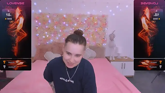 Dolly  Queen  online show from January 16, 12:12 am