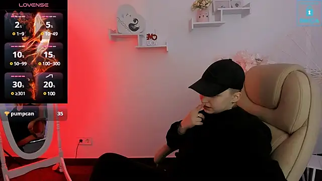 Dolly  Queen  online show from February 7, 11:55 pm