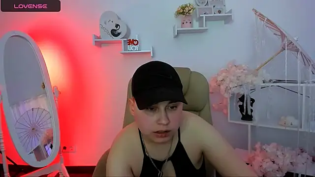 Dolly  Queen  online show from March 4, 11:22 pm