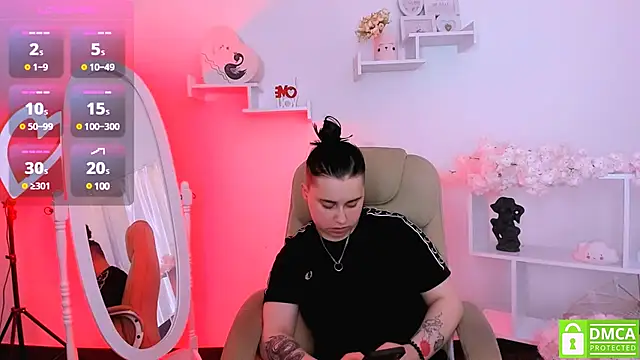 Dolly  Queen  online show from March 16, 3:14 am