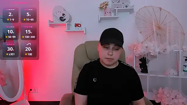 Dolly  Queen  online show from March 20, 12:19 am