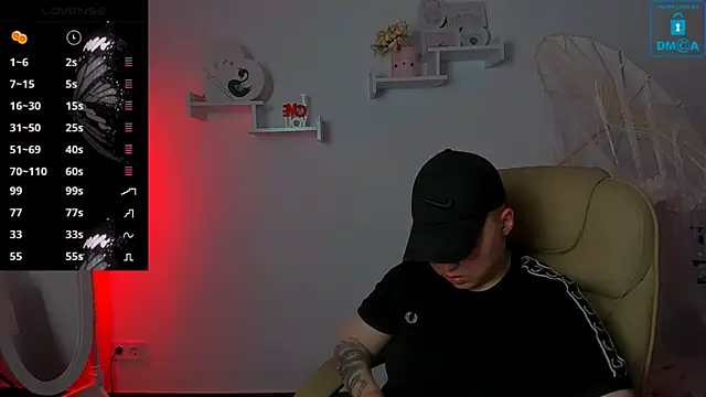 Dolly  Queen  online show from March 22, 11:20 pm