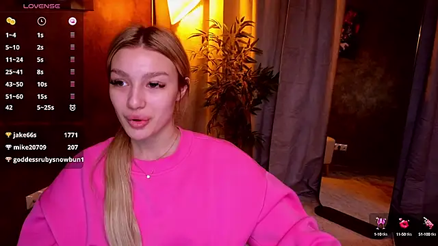 Snapshot of Ella_Milla chatting on January 23, 5:45 am Ella Milla online show from January 23, 5:45 am