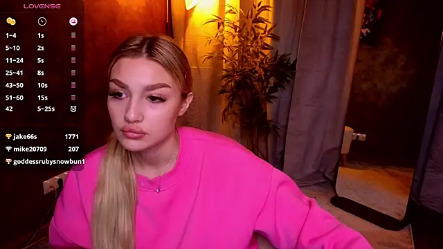 Snapshot of Ella_Milla chatting on January 23, 11:48 am Ella Milla online show from January 23, 11:48 am