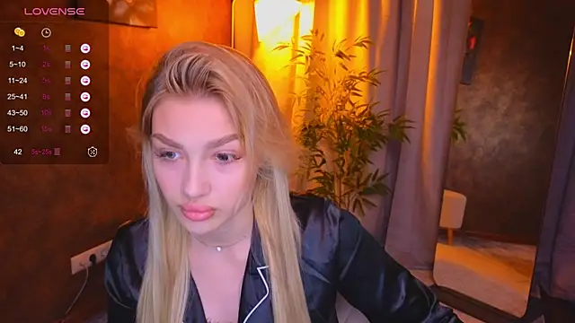 Snapshot of Ella_Milla chatting on January 27, 8:51 am Ella Milla online show from January 27, 8:51 am