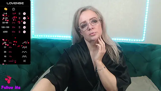Snapshot of IvanaCharm chatting on February 13, 10:34 am IvanaCharm online show from February 13, 10:34 am