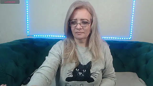 Snapshot of IvanaCharm chatting on February 15, 4:47 am IvanaCharm online show from February 15, 4:47 am