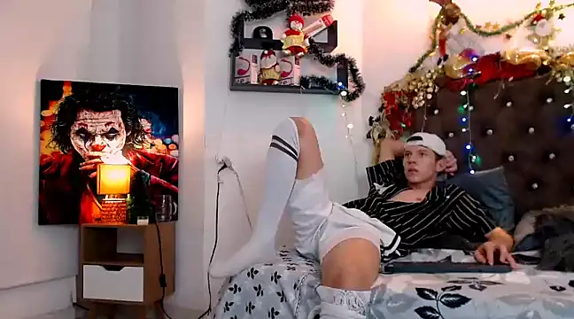 flowers18 online show from December 20, 11:05 pm