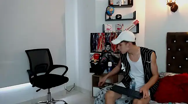 flowers18 online show from March 11, 9:15 pm