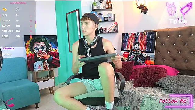 flowers18 online show from October 8, 9:45 pm