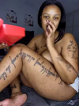 Snapshot of Drippincaty chatting on January 13, 8:47 pm Drippincaty online show from January 13, 8:47 pm