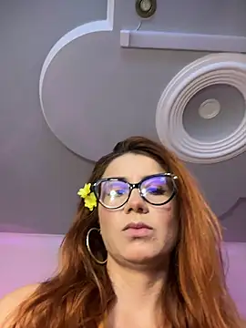 Snapshot of antonhella1 chatting on February 18, 5:20 pm antonhella1 online show from February 18, 5:20 pm